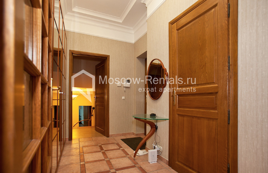 Photo #18 3-room (2 BR) apartment for <a href="http://moscow-rentals.ru/en/articles/long-term-rent" target="_blank">a long-term</a> rent
 in Russia, Moscow, Ulansky lane, 19