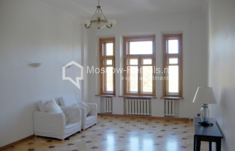 Photo #4 5-room (4 BR) apartment for <a href="http://moscow-rentals.ru/en/articles/long-term-rent" target="_blank">a long-term</a> rent
 in Russia, Moscow, Bolshoi Kozlovsky lane, 12