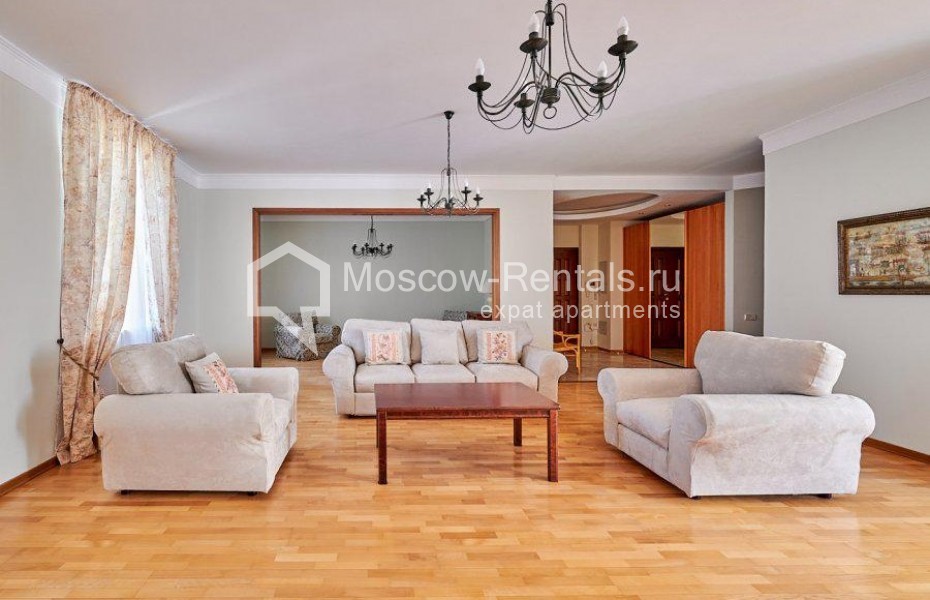 Photo #1 4-room (3 BR) apartment for <a href="http://moscow-rentals.ru/en/articles/long-term-rent" target="_blank">a long-term</a> rent
 in Russia, Moscow, Petrovsky lane, 5 С 7
