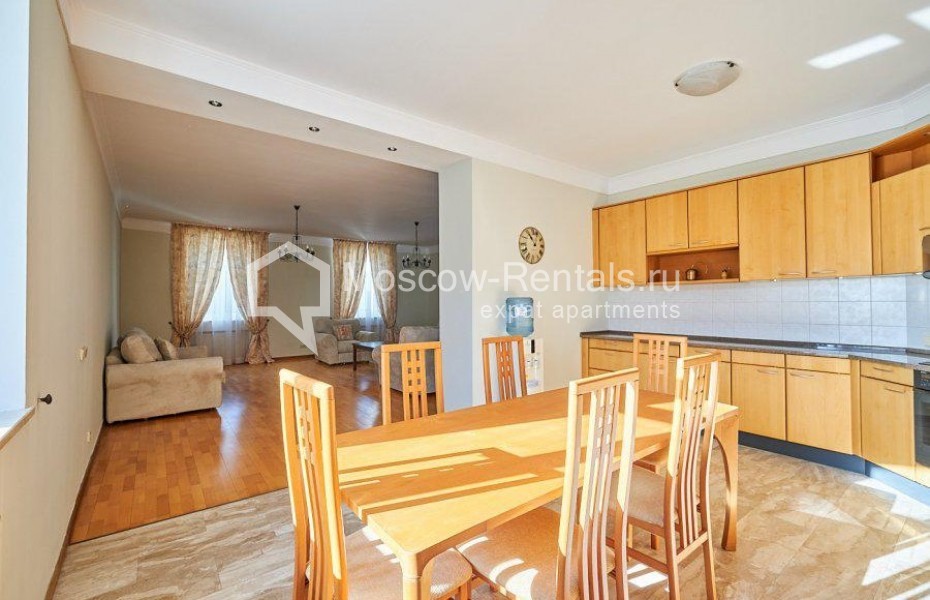 Photo #4 4-room (3 BR) apartment for <a href="http://moscow-rentals.ru/en/articles/long-term-rent" target="_blank">a long-term</a> rent
 in Russia, Moscow, Petrovsky lane, 5 С 7
