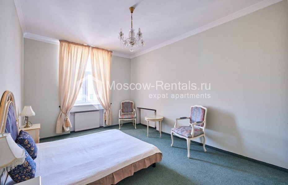 Photo #9 4-room (3 BR) apartment for <a href="http://moscow-rentals.ru/en/articles/long-term-rent" target="_blank">a long-term</a> rent
 in Russia, Moscow, Petrovsky lane, 5 С 7