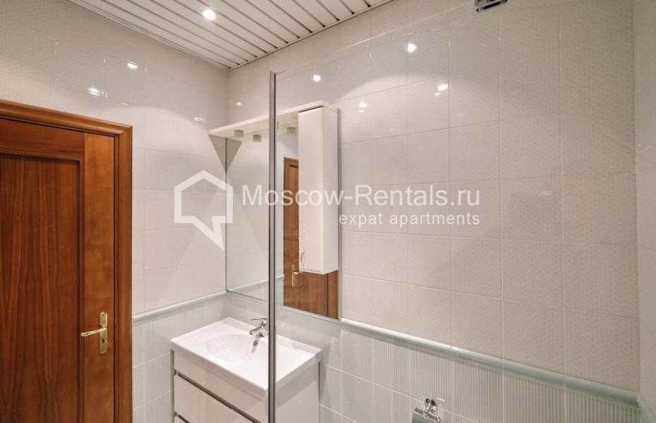 Photo #12 4-room (3 BR) apartment for <a href="http://moscow-rentals.ru/en/articles/long-term-rent" target="_blank">a long-term</a> rent
 in Russia, Moscow, Petrovsky lane, 5 С 7