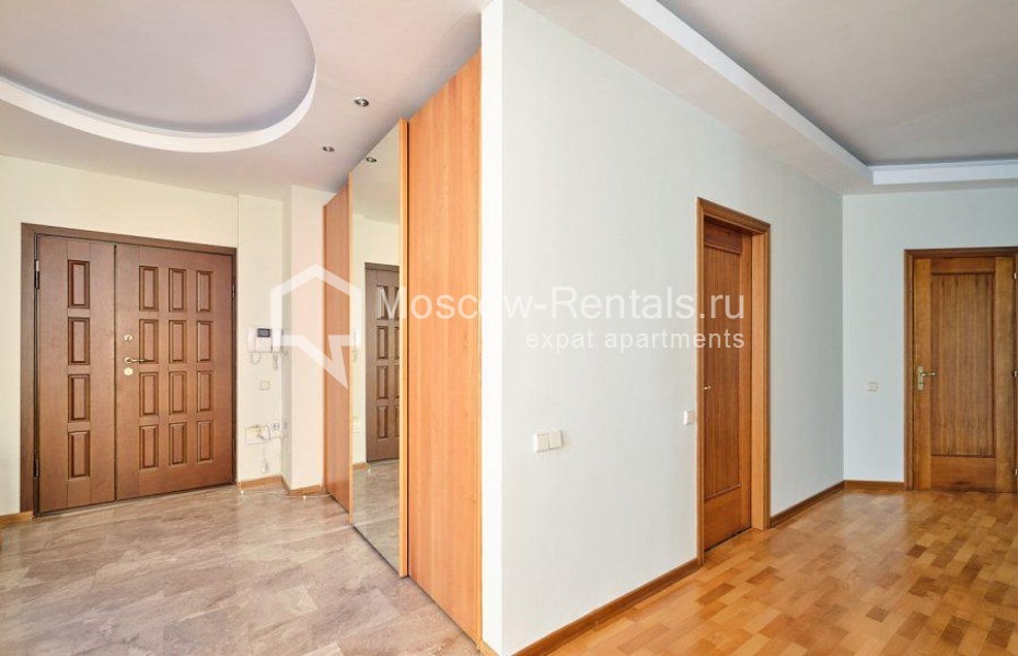 Photo #15 4-room (3 BR) apartment for <a href="http://moscow-rentals.ru/en/articles/long-term-rent" target="_blank">a long-term</a> rent
 in Russia, Moscow, Petrovsky lane, 5 С 7