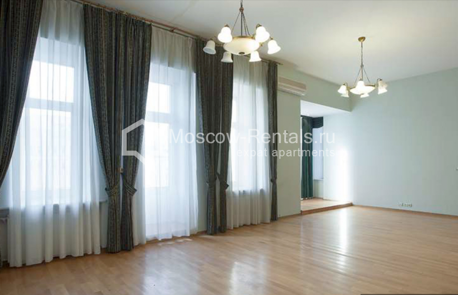 Photo #9 4-room (3 BR) apartment for <a href="http://moscow-rentals.ru/en/articles/long-term-rent" target="_blank">a long-term</a> rent
 in Russia, Moscow, Klimentovsky lane, 9/1