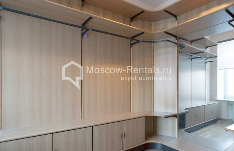 Photo #13 4-room (3 BR) apartment for <a href="http://moscow-rentals.ru/en/articles/long-term-rent" target="_blank">a long-term</a> rent
 in Russia, Moscow, Klimentovsky lane, 9/1