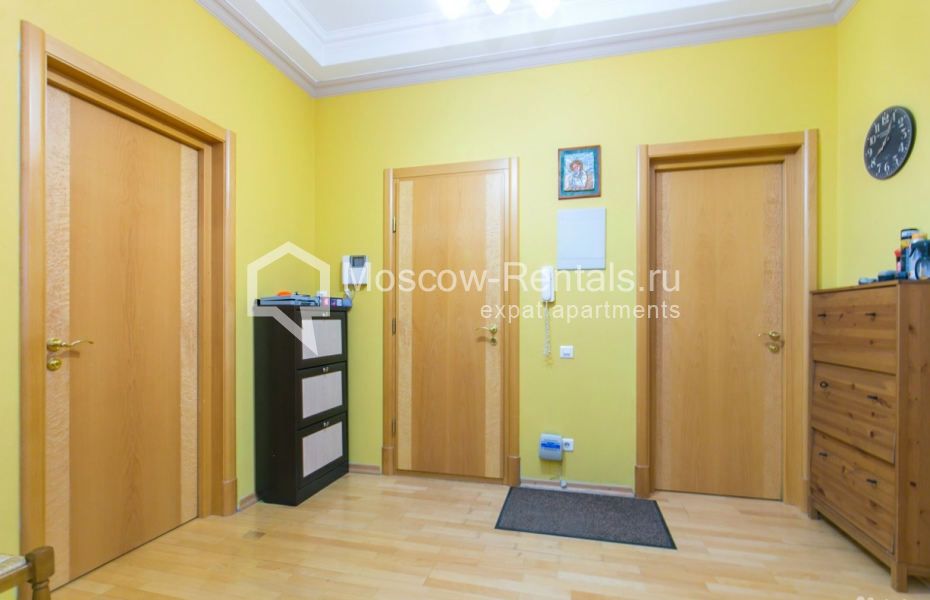 Photo #9 4-room (3 BR) apartment for <a href="http://moscow-rentals.ru/en/articles/long-term-rent" target="_blank">a long-term</a> rent
 in Russia, Moscow, Frunzenskaya emb,  54