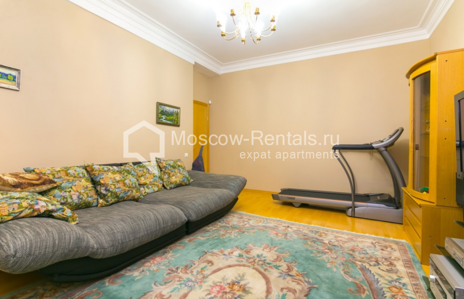 Photo #4 4-room (3 BR) apartment for <a href="http://moscow-rentals.ru/en/articles/long-term-rent" target="_blank">a long-term</a> rent
 in Russia, Moscow, Frunzenskaya emb,  54