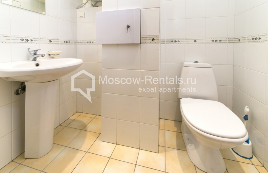 Photo #7 4-room (3 BR) apartment for <a href="http://moscow-rentals.ru/en/articles/long-term-rent" target="_blank">a long-term</a> rent
 in Russia, Moscow, Frunzenskaya emb,  54