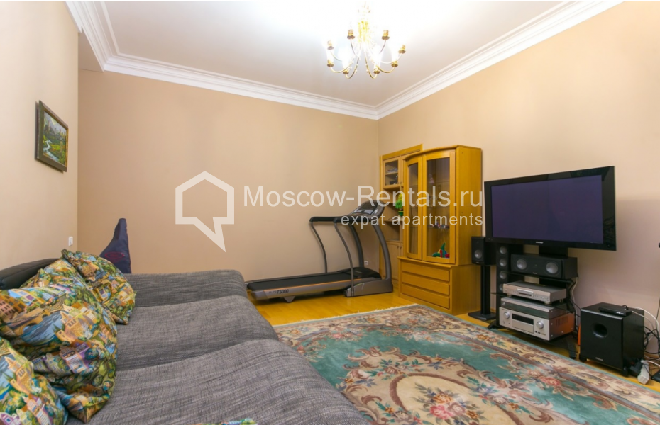 Photo #2 4-room (3 BR) apartment for <a href="http://moscow-rentals.ru/en/articles/long-term-rent" target="_blank">a long-term</a> rent
 in Russia, Moscow, Frunzenskaya emb,  54