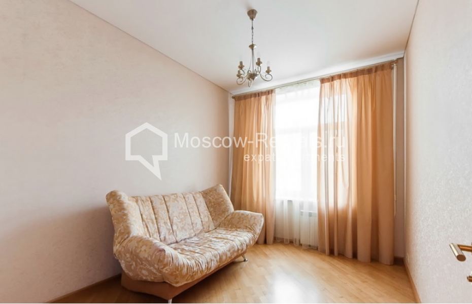 Photo #7 4-room (3 BR) apartment for <a href="http://moscow-rentals.ru/en/articles/long-term-rent" target="_blank">a long-term</a> rent
 in Russia, Moscow, Komsomolsky prosp., 38/16