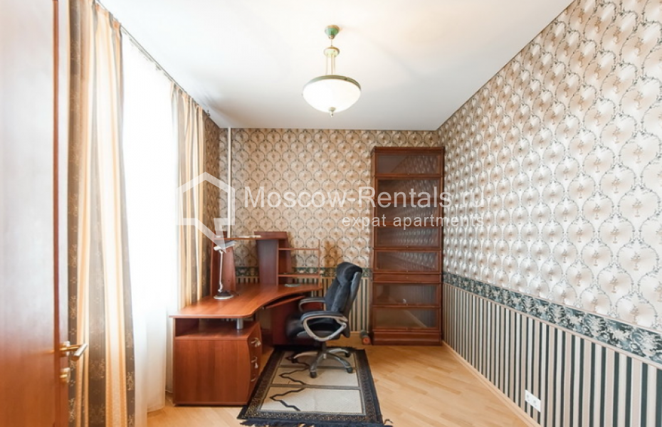 Photo #8 4-room (3 BR) apartment for <a href="http://moscow-rentals.ru/en/articles/long-term-rent" target="_blank">a long-term</a> rent
 in Russia, Moscow, Komsomolsky prosp., 38/16