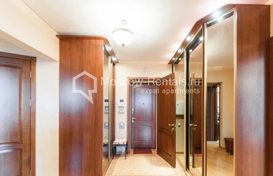 Photo #12 4-room (3 BR) apartment for <a href="http://moscow-rentals.ru/en/articles/long-term-rent" target="_blank">a long-term</a> rent
 in Russia, Moscow, Komsomolsky prosp., 38/16