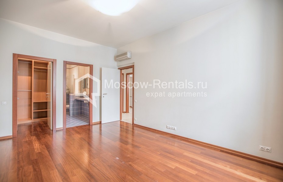 Photo #12 4-room (3 BR) apartment for <a href="http://moscow-rentals.ru/en/articles/long-term-rent" target="_blank">a long-term</a> rent
 in Russia, Moscow, Krasnoproletarskaya str, 7