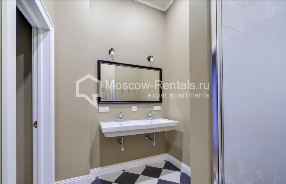 Photo #11 3-room (2 BR) apartment for <a href="http://moscow-rentals.ru/en/articles/long-term-rent" target="_blank">a long-term</a> rent
 in Russia, Moscow, Bolshoi Gnezdnikovsky lane, 3