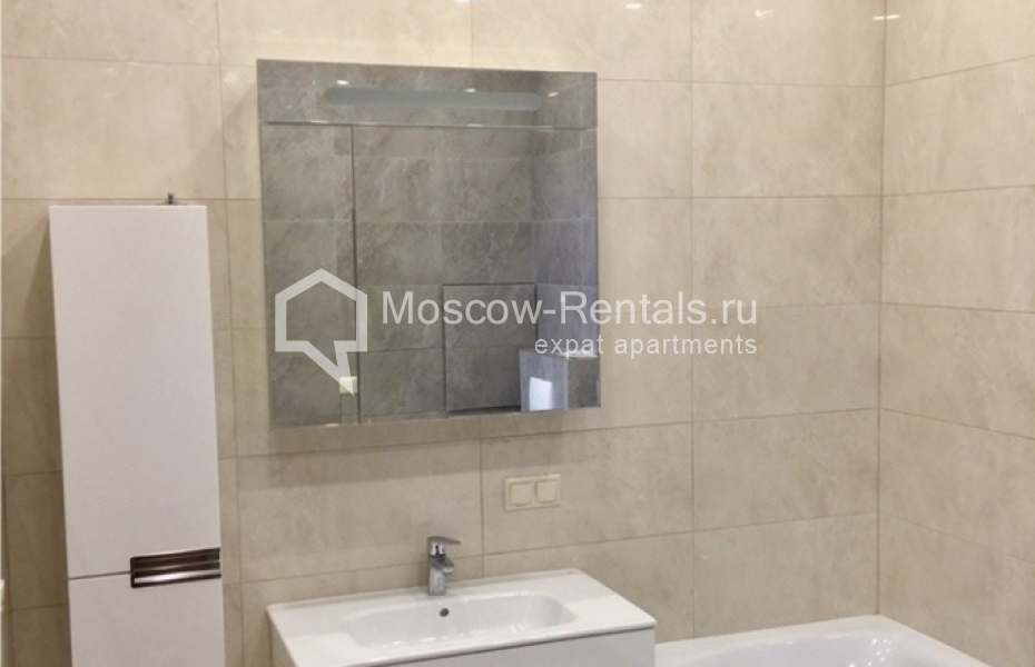 Photo #17 4-room (3 BR) apartment for <a href="http://moscow-rentals.ru/en/articles/long-term-rent" target="_blank">a long-term</a> rent
 in Russia, Moscow, Leninsky prosp,  92к1
