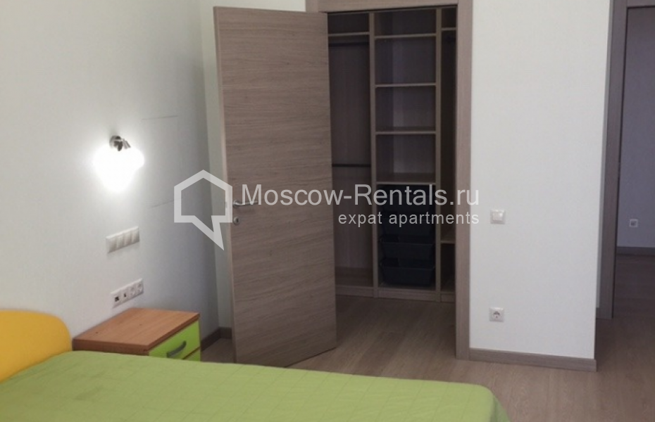 Photo #2 4-room (3 BR) apartment for <a href="http://moscow-rentals.ru/en/articles/long-term-rent" target="_blank">a long-term</a> rent
 in Russia, Moscow, Leninsky prosp,  92к1