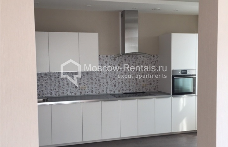 Photo #8 4-room (3 BR) apartment for <a href="http://moscow-rentals.ru/en/articles/long-term-rent" target="_blank">a long-term</a> rent
 in Russia, Moscow, Leninsky prosp,  92к1