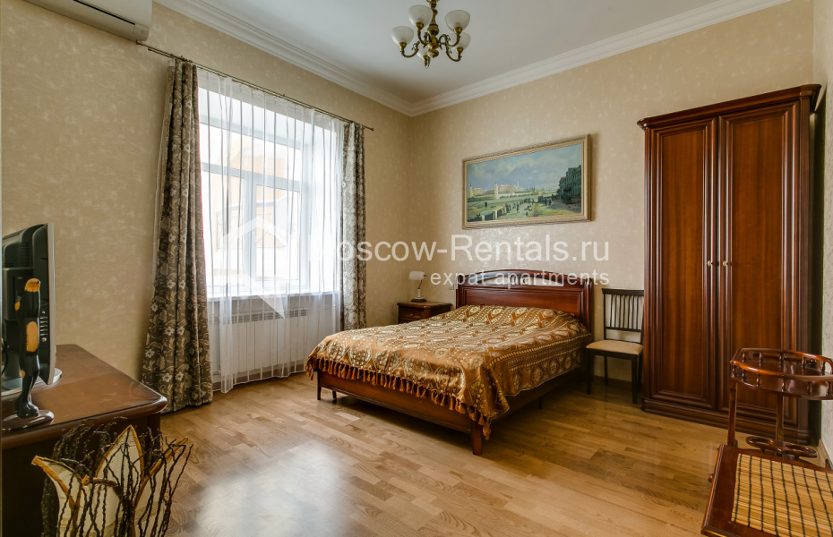 Photo #3 3-room (2 BR) apartment for <a href="http://moscow-rentals.ru/en/articles/long-term-rent" target="_blank">a long-term</a> rent
 in Russia, Moscow, Varsonofievsky lane, 4 С 1