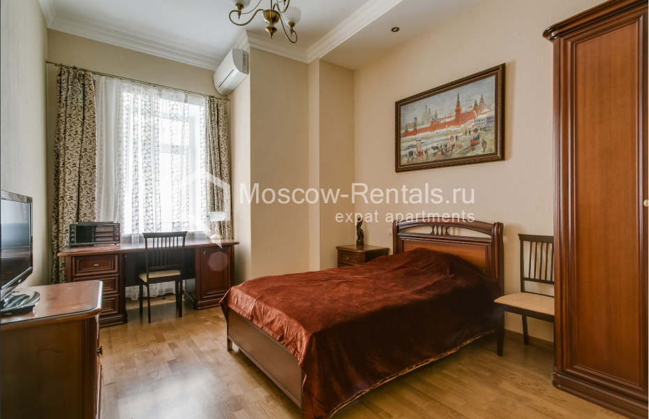 Photo #5 3-room (2 BR) apartment for <a href="http://moscow-rentals.ru/en/articles/long-term-rent" target="_blank">a long-term</a> rent
 in Russia, Moscow, Varsonofievsky lane, 4 С 1