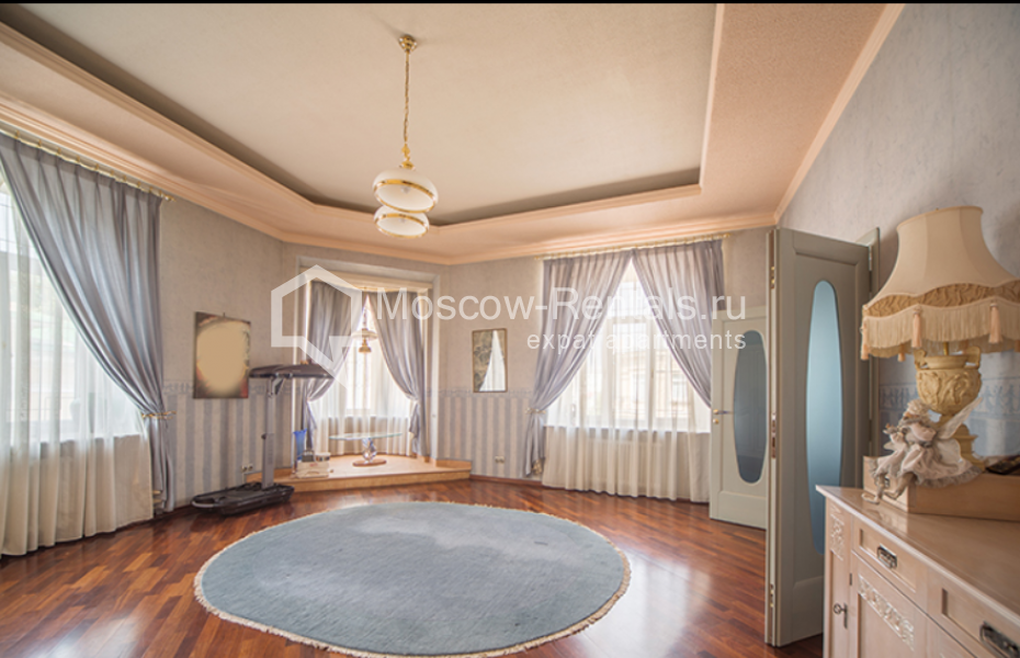 Photo #1 4-room (3 BR) apartment for <a href="http://moscow-rentals.ru/en/articles/long-term-rent" target="_blank">a long-term</a> rent
 in Russia, Moscow, Lyalin lane, 7/2 С 1