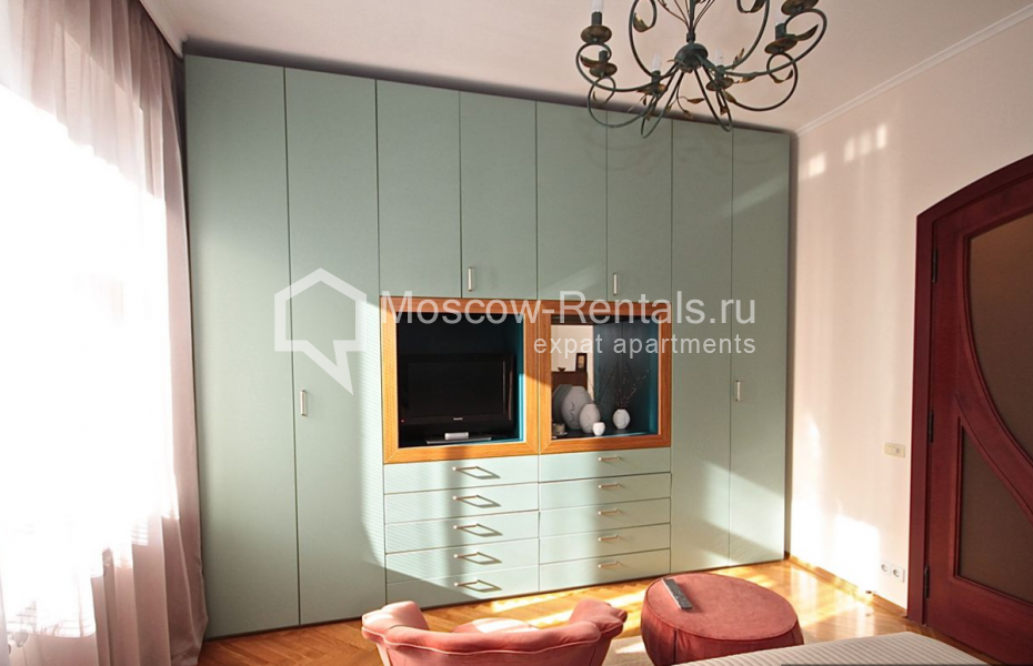 Photo #17 4-room (3 BR) apartment for <a href="http://moscow-rentals.ru/en/articles/long-term-rent" target="_blank">a long-term</a> rent
 in Russia, Moscow, Kazarmennyi lane, 8 С 2