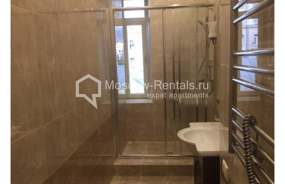 Photo #15 4-room (3 BR) apartment for <a href="http://moscow-rentals.ru/en/articles/long-term-rent" target="_blank">a long-term</a> rent
 in Russia, Moscow, Podsosensky lane, 9