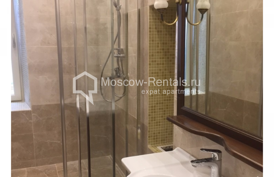 Photo #14 4-room (3 BR) apartment for <a href="http://moscow-rentals.ru/en/articles/long-term-rent" target="_blank">a long-term</a> rent
 in Russia, Moscow, Podsosensky lane, 9