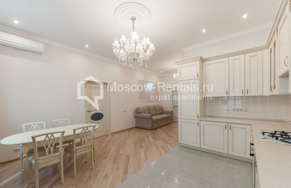 Photo #3 4-room (3 BR) apartment for <a href="http://moscow-rentals.ru/en/articles/long-term-rent" target="_blank">a long-term</a> rent
 in Russia, Moscow, Podsosensky lane, 9