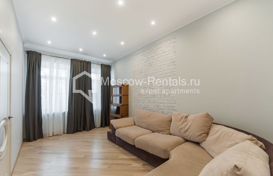 Photo #9 4-room (3 BR) apartment for <a href="http://moscow-rentals.ru/en/articles/long-term-rent" target="_blank">a long-term</a> rent
 in Russia, Moscow, Podsosensky lane, 9