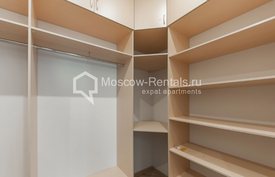 Photo #7 4-room (3 BR) apartment for <a href="http://moscow-rentals.ru/en/articles/long-term-rent" target="_blank">a long-term</a> rent
 in Russia, Moscow, Podsosensky lane, 9