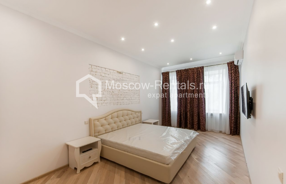 Photo #5 4-room (3 BR) apartment for <a href="http://moscow-rentals.ru/en/articles/long-term-rent" target="_blank">a long-term</a> rent
 in Russia, Moscow, Podsosensky lane, 9