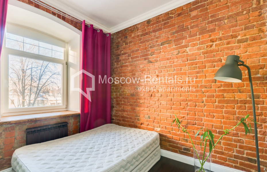 Photo #7 4-room (3 BR) apartment for <a href="http://moscow-rentals.ru/en/articles/long-term-rent" target="_blank">a long-term</a> rent
 in Russia, Moscow, Maly Kozlovsky lane, 8