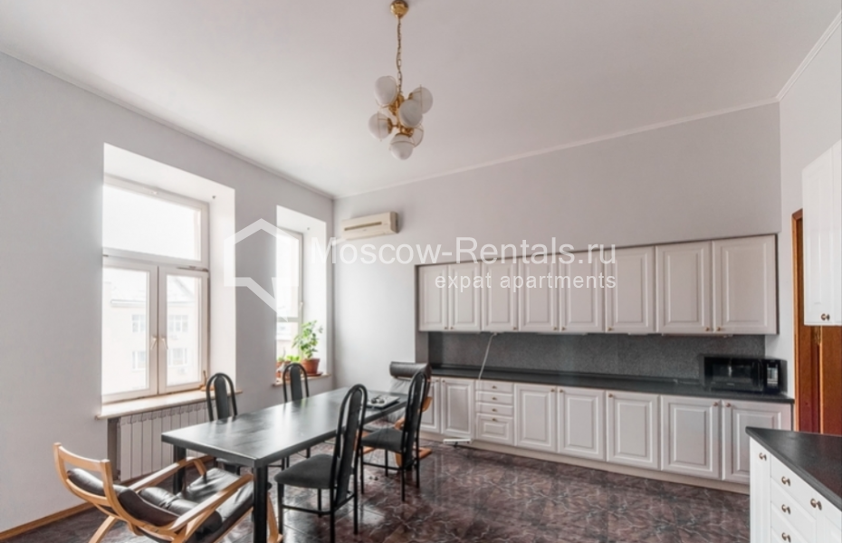Photo #11 5-room (4 BR) apartment for <a href="http://moscow-rentals.ru/en/articles/long-term-rent" target="_blank">a long-term</a> rent
 in Russia, Moscow, Pokrovsky blv, 14/6