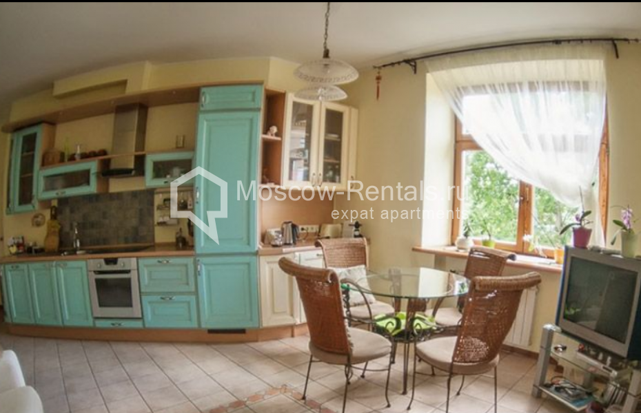 Photo #2 2-room (1 BR) apartment for <a href="http://moscow-rentals.ru/en/articles/long-term-rent" target="_blank">a long-term</a> rent
 in Russia, Moscow, 2nd Kolobovsky lane, 2