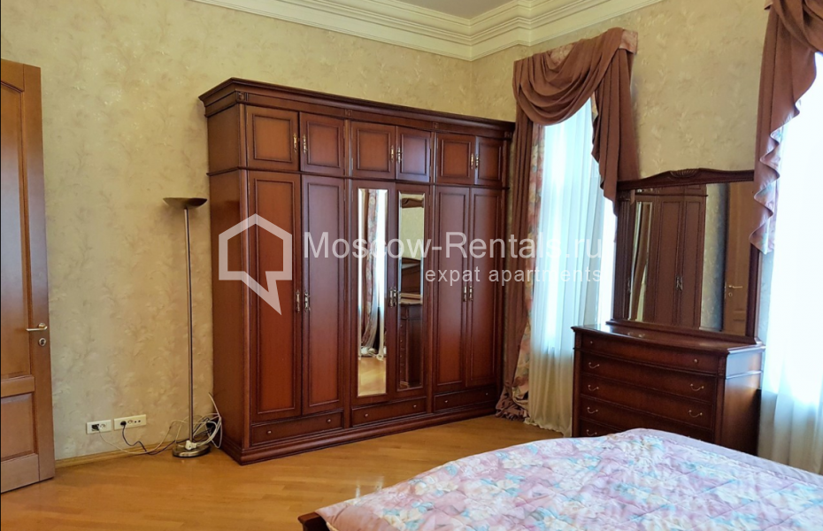 Photo #12 5-room (4 BR) apartment for <a href="http://moscow-rentals.ru/en/articles/long-term-rent" target="_blank">a long-term</a> rent
 in Russia, Moscow, Bolshoi Kharitonievsky lane, 14