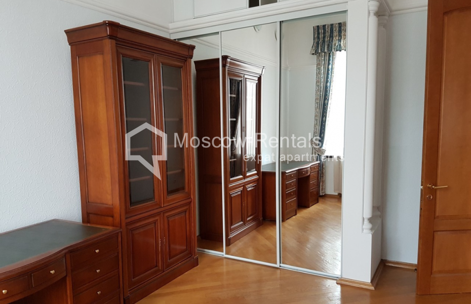 Photo #19 5-room (4 BR) apartment for <a href="http://moscow-rentals.ru/en/articles/long-term-rent" target="_blank">a long-term</a> rent
 in Russia, Moscow, Bolshoi Kharitonievsky lane, 14