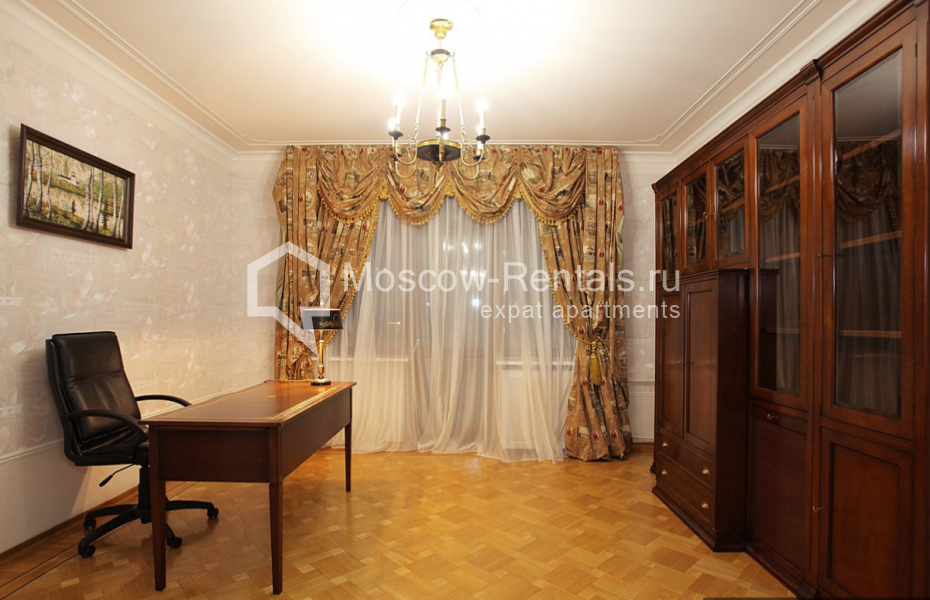 Photo #18 4-room (3 BR) apartment for <a href="http://moscow-rentals.ru/en/articles/long-term-rent" target="_blank">a long-term</a> rent
 in Russia, Moscow, Lukov lane, 7