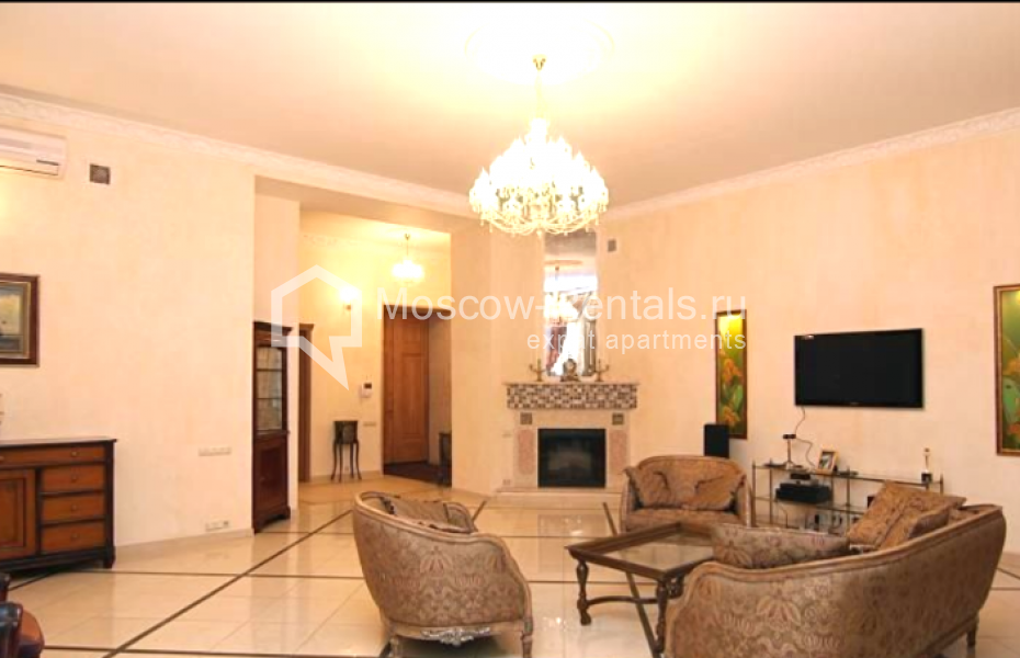 Photo #1 5-room (4 BR) apartment for <a href="http://moscow-rentals.ru/en/articles/long-term-rent" target="_blank">a long-term</a> rent
 in Russia, Moscow, Solyanka str, 1/2
