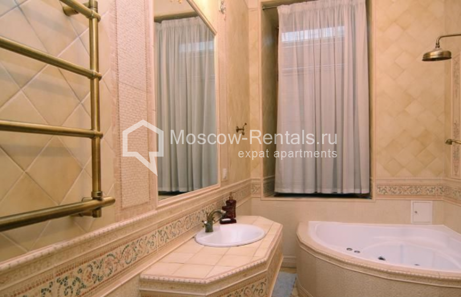 Photo #21 5-room (4 BR) apartment for <a href="http://moscow-rentals.ru/en/articles/long-term-rent" target="_blank">a long-term</a> rent
 in Russia, Moscow, Solyanka str, 1/2