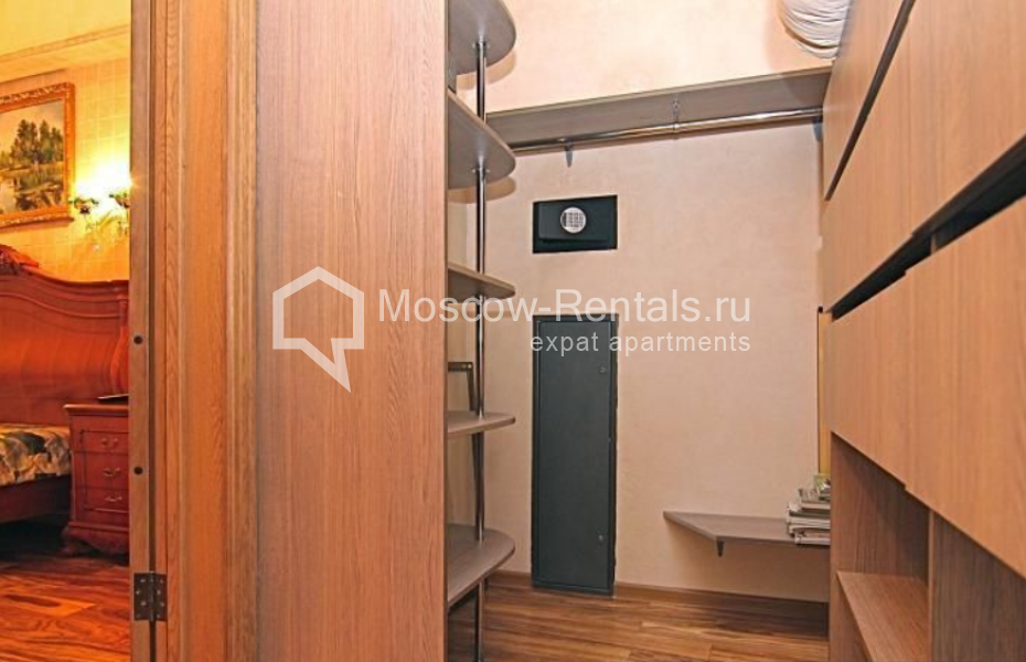 Photo #13 5-room (4 BR) apartment for <a href="http://moscow-rentals.ru/en/articles/long-term-rent" target="_blank">a long-term</a> rent
 in Russia, Moscow, Solyanka str, 1/2