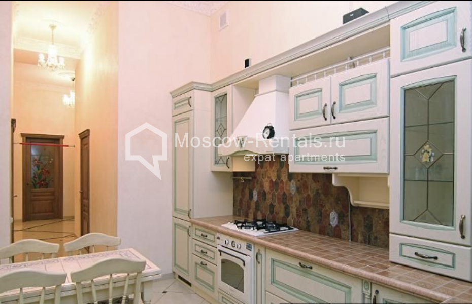 Photo #19 5-room (4 BR) apartment for <a href="http://moscow-rentals.ru/en/articles/long-term-rent" target="_blank">a long-term</a> rent
 in Russia, Moscow, Solyanka str, 1/2