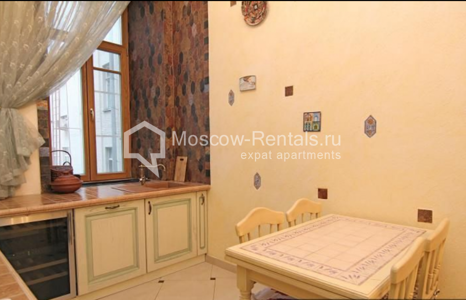 Photo #20 5-room (4 BR) apartment for <a href="http://moscow-rentals.ru/en/articles/long-term-rent" target="_blank">a long-term</a> rent
 in Russia, Moscow, Solyanka str, 1/2