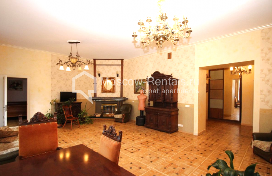 Photo #2 4-room (3 BR) apartment for <a href="http://moscow-rentals.ru/en/articles/long-term-rent" target="_blank">a long-term</a> rent
 in Russia, Moscow, Krivokolennyi lane, 14 С 1