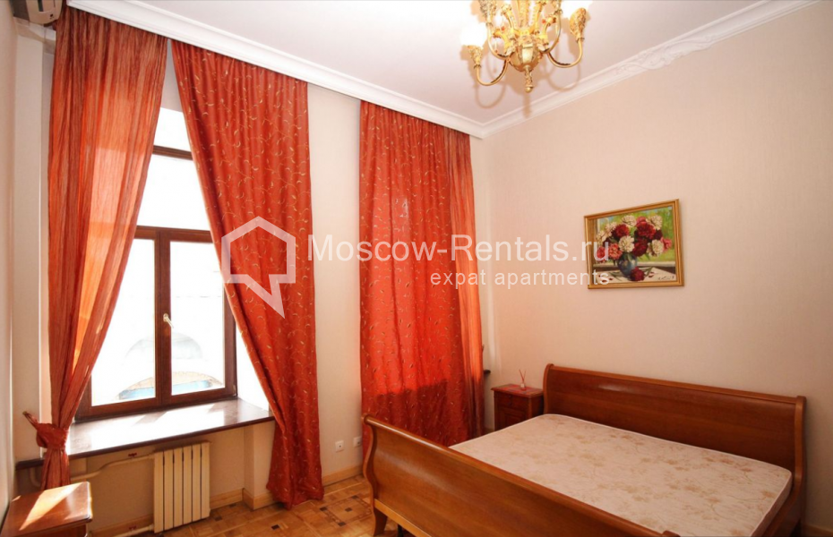 Photo #3 4-room (3 BR) apartment for <a href="http://moscow-rentals.ru/en/articles/long-term-rent" target="_blank">a long-term</a> rent
 in Russia, Moscow, Krivokolennyi lane, 14 С 1