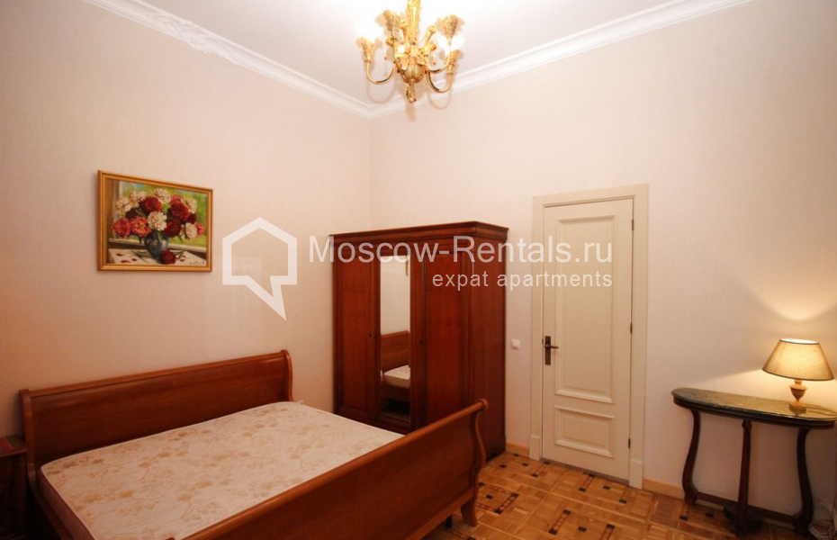 Photo #4 4-room (3 BR) apartment for <a href="http://moscow-rentals.ru/en/articles/long-term-rent" target="_blank">a long-term</a> rent
 in Russia, Moscow, Krivokolennyi lane, 14 С 1