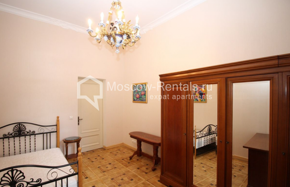 Photo #8 4-room (3 BR) apartment for <a href="http://moscow-rentals.ru/en/articles/long-term-rent" target="_blank">a long-term</a> rent
 in Russia, Moscow, Krivokolennyi lane, 14 С 1