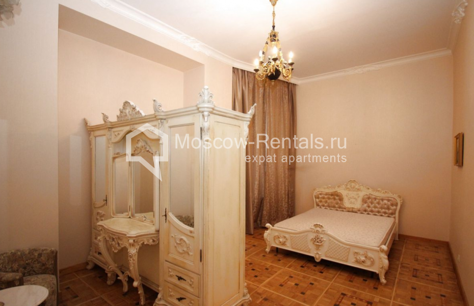 Photo #9 4-room (3 BR) apartment for <a href="http://moscow-rentals.ru/en/articles/long-term-rent" target="_blank">a long-term</a> rent
 in Russia, Moscow, Krivokolennyi lane, 14 С 1