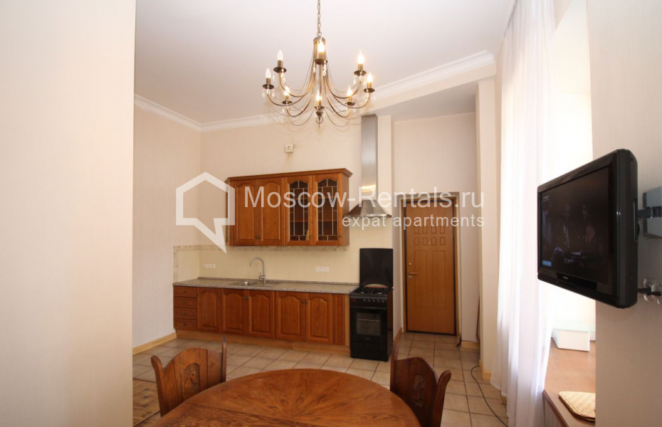 Photo #13 4-room (3 BR) apartment for <a href="http://moscow-rentals.ru/en/articles/long-term-rent" target="_blank">a long-term</a> rent
 in Russia, Moscow, Krivokolennyi lane, 14 С 1