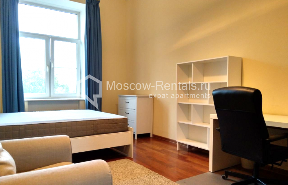 Photo #4 4-room (3 BR) apartment for <a href="http://moscow-rentals.ru/en/articles/long-term-rent" target="_blank">a long-term</a> rent
 in Russia, Moscow, Zhukovskogo str,  2