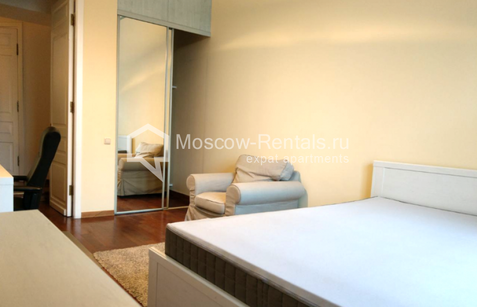 Photo #3 4-room (3 BR) apartment for <a href="http://moscow-rentals.ru/en/articles/long-term-rent" target="_blank">a long-term</a> rent
 in Russia, Moscow, Zhukovskogo str,  2